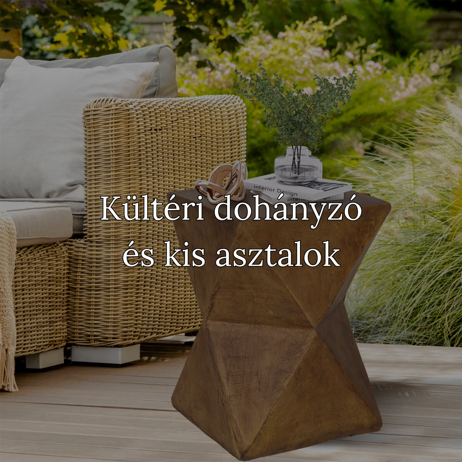 Kültéri kis asztalok